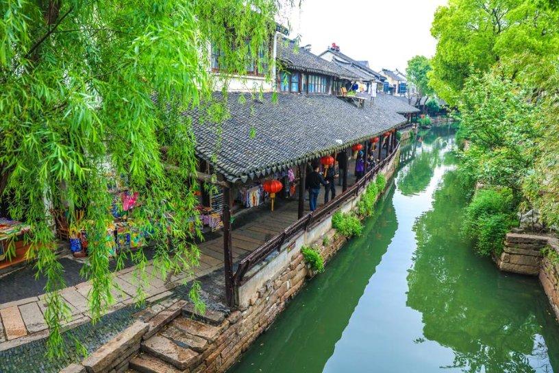 探知男朋友会时不时跟你提自己的发小、提一嘴什么意思? | 问答互动平台